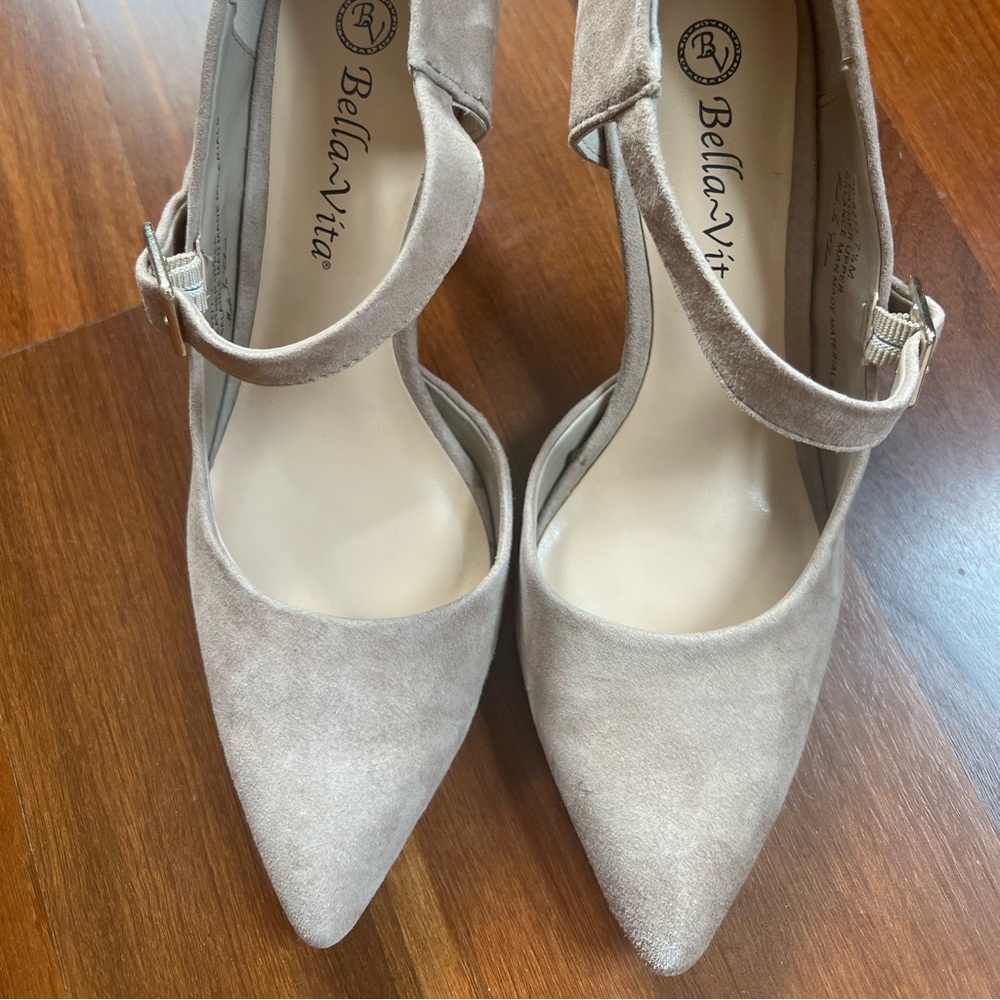 Bella-Vita Mary Jane kitten heel 3”. Tan suede leather